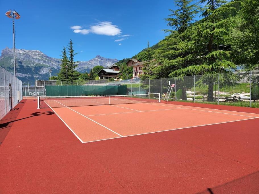 Appartement Dans Chalet Avec Piscine Couverte Saint-Gervais-les-Bains Esterno foto